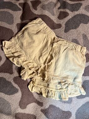American Eagle Outfitters Light Yellow Ruffle Hem Shorts